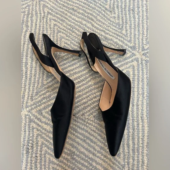 Manolo Blanhik Black Satin Slingback Pumps - Picture 4 of 8